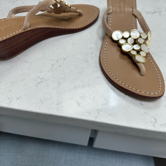 Stunning Mystique Boutique Tan and White Sandals with Pearl Embellishments - Picture 4 of 5